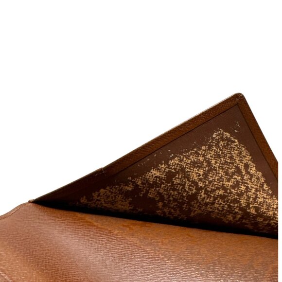 Louis Vuitton Monogram Passport Holder - Picture 6 of 7